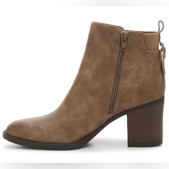 NIB BareTraps Rhoslyn Bootie, Size 11M - Picture 3 of 5